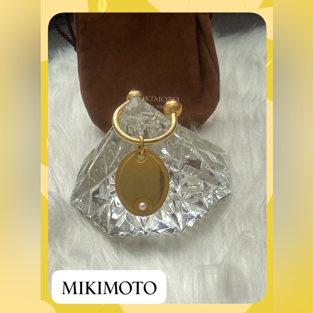 MIKIMOTO Pearl Gold Tone Key Ring